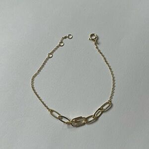 Elegant Gold Chain Bracelet